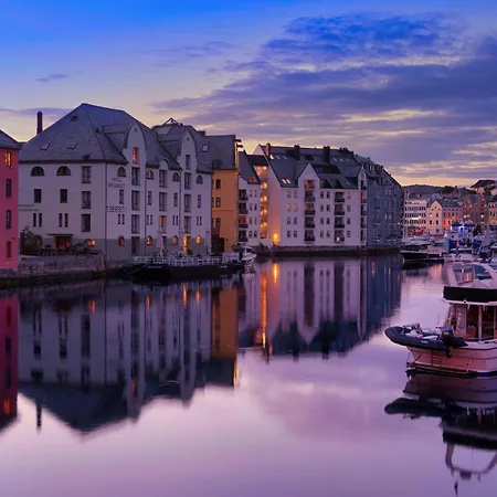 Unik Leilighet I Alesund Sentrum Exterior foto